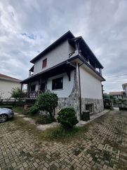 Casa Bi/Trifamiliare in Residenziale