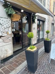 Attività/Licenza (con o senza mura) in Commerciale