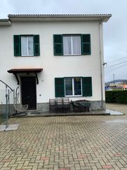 Casa Bi/Trifamiliare in Residenziale