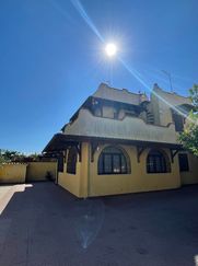 Casa Bi/Trifamiliare in Residenziale