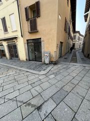 Negozio/Locale commerciale in Commerciale