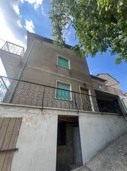 Casa Bi/Trifamiliare in Residenziale