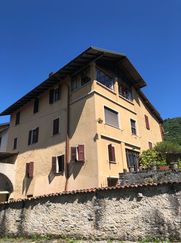 Casa Bi/Trifamiliare in Residenziale