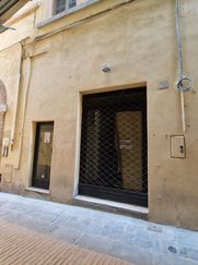 Negozio/Locale commerciale in Commerciale