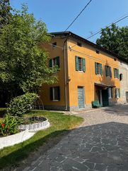 Casa Bi/Trifamiliare in Residenziale