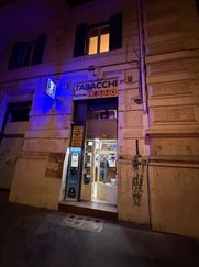 Attività/Licenza (con o senza mura) in Commerciale