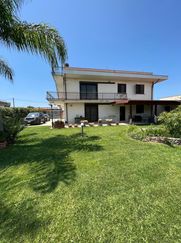 Casa Bi/Trifamiliare in Residenziale