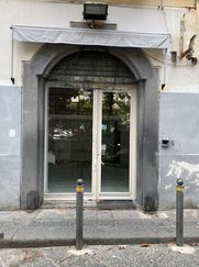 Negozio/Locale commerciale in Commerciale