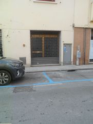 Negozio/Locale commerciale in Commerciale