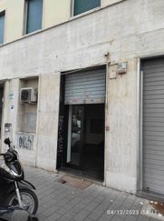 Negozio/Locale commerciale in Commerciale