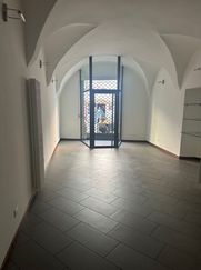 Negozio/Locale commerciale in Commerciale