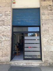 Negozio/Locale commerciale in Commerciale