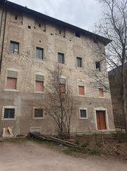 Casa Bi/Trifamiliare in Residenziale