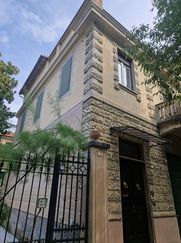 Casa Bi/Trifamiliare in Residenziale