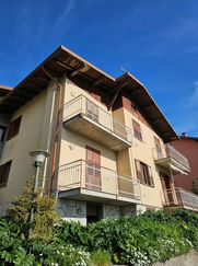 Casa Bi/Trifamiliare in Residenziale