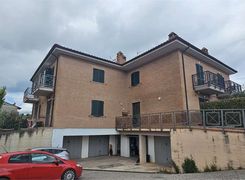 Quadrilocale in vendita