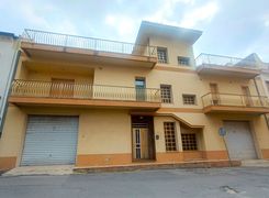 Casa indipendente in vendita