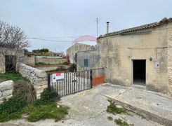 Casa indipendente in vendita
