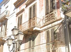 Casa indipendente in vendita