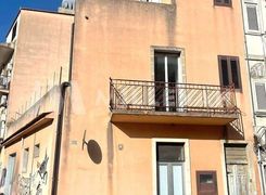 Casa indipendente in vendita