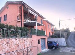 Casa indipendente in vendita