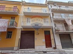 Casa indipendente in vendita