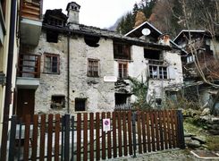 Casa indipendente in vendita