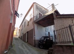 Casa indipendente in vendita