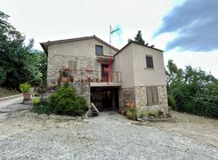 Casa indipendente in vendita