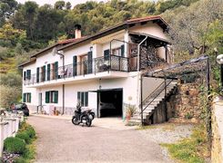 Casa indipendente in vendita