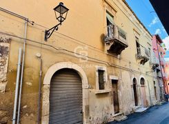 Casa indipendente in vendita