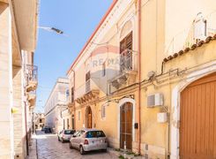 Casa indipendente in vendita