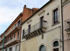 Casa indipendente in vendita