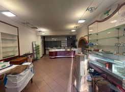 Negozio/Locale commerciale in affitto