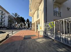 Negozio/Locale commerciale in vendita