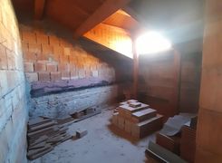 Casa indipendente in vendita