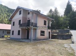 Casa indipendente in vendita