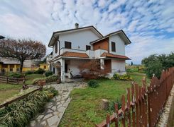 Casa indipendente in vendita