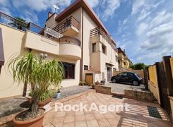 Casa Bi/Trifamiliare in vendita