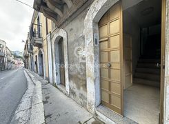 Casa indipendente in vendita