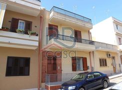 Casa indipendente in vendita