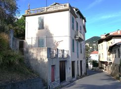 Casa indipendente in vendita
