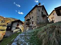 Casa indipendente in vendita