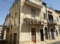 Casa indipendente in vendita