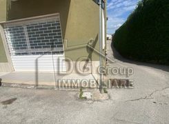 Negozio/Locale commerciale in vendita
