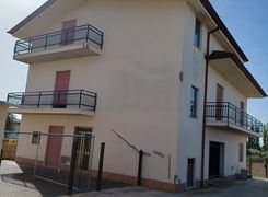 Casa indipendente in vendita