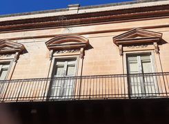 Casa indipendente in vendita