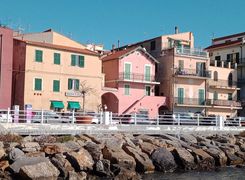 Casa indipendente in vendita