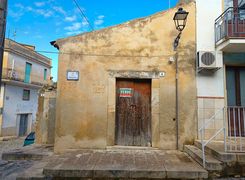Casa indipendente in vendita