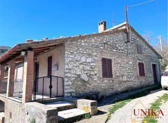 Casa indipendente in vendita
